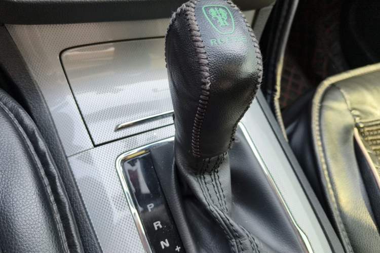 Used Roewe RX5 2018 20T Two-Wheel Drive Automatic Internet Smart Edition Gear Lever