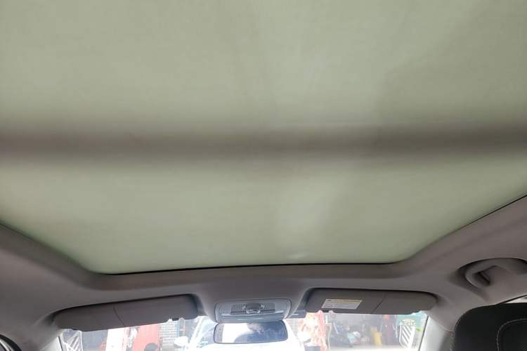 Used Roewe RX5 2018 20T Two-Wheel Drive Automatic Flagship Edition Headliner