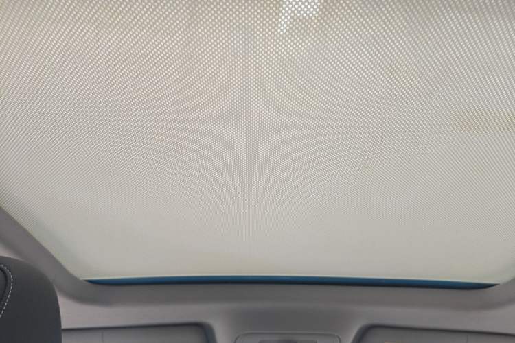 Used Roewe RX5 2018 20T Two-Wheel Drive Automatic Internet Smart Edition Headliner