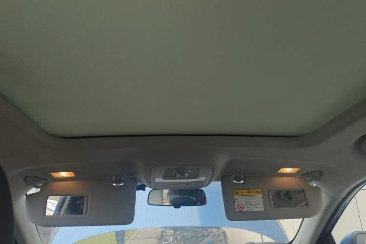 Used Roewe RX5 2018 20T Two-Wheel Drive Automatic Flagship Edition Headliner