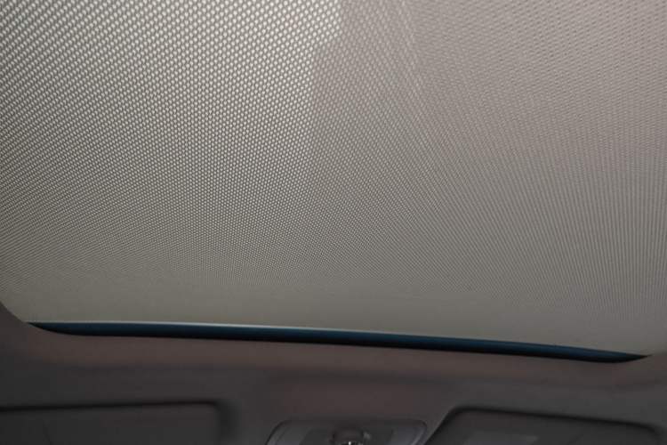 Used Roewe RX5 2018 20T Two-Wheel Drive Automatic Flagship Edition Headliner