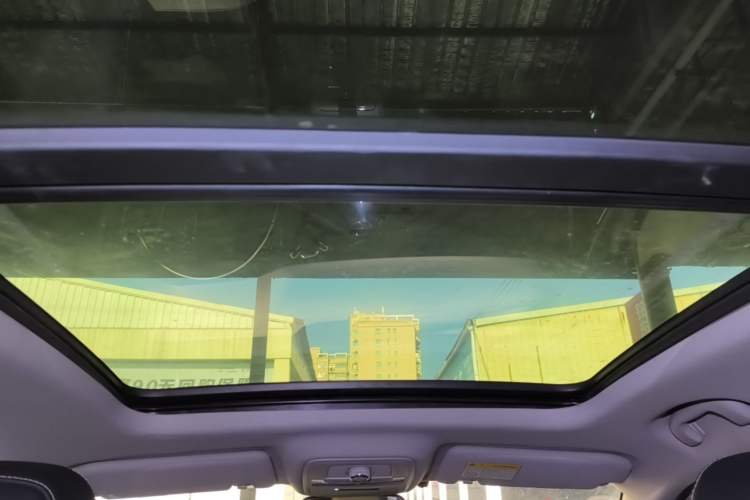 Used Roewe RX5 2018 20T Two-Wheel Drive Automatic Internet Smart Luxury Edition Headliner