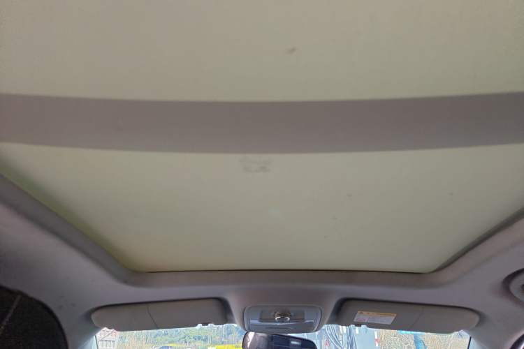 Used Roewe RX5 2018 20T Two-Wheel Drive Manual Internet Elite Edition Headliner