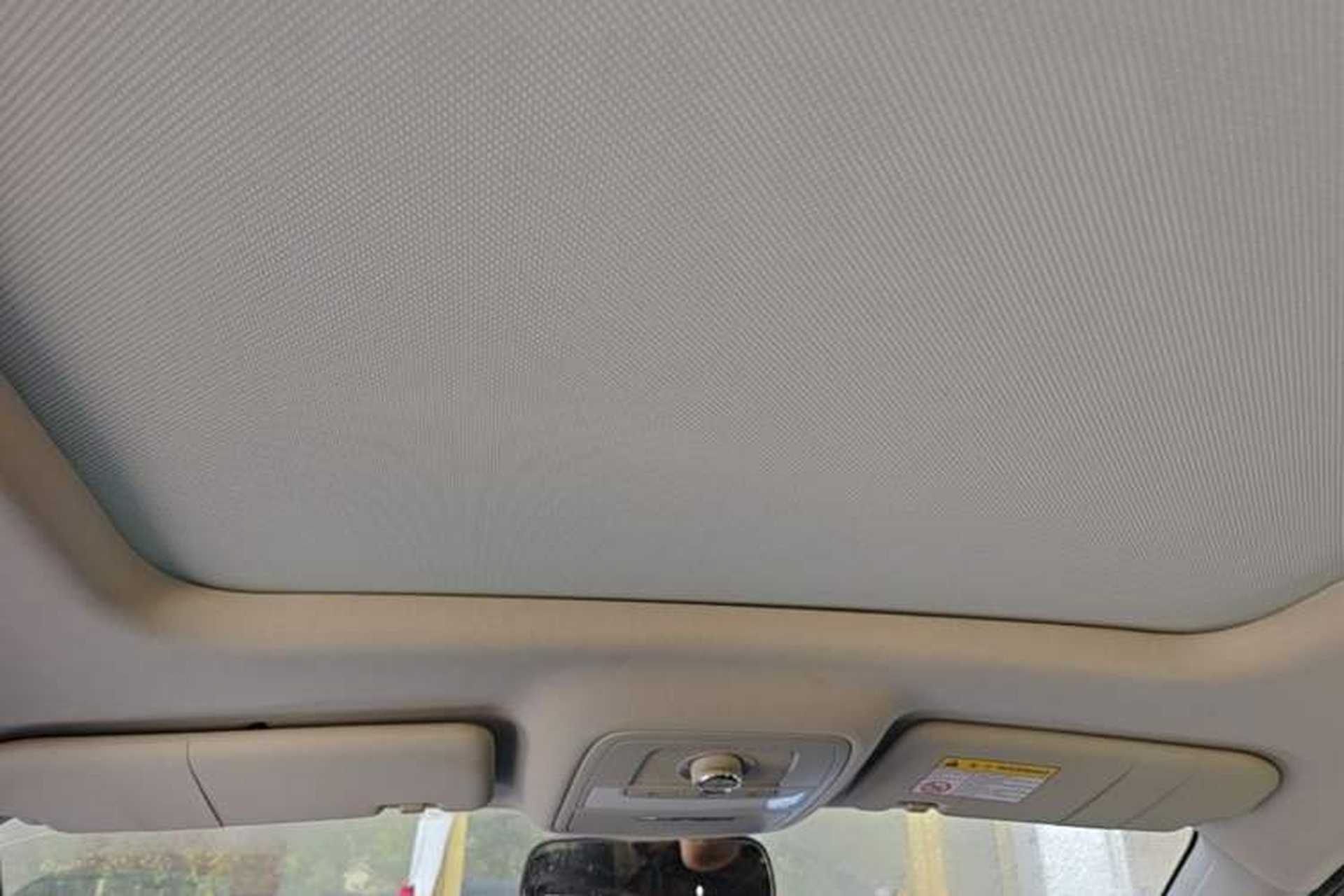 Used Roewe RX5 2018 20T Two-Wheel Drive Automatic Internet Smart Edition Headliner