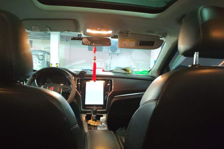 Used Roewe RX5 2018 20T Two-Wheel Drive Automatic Internet Smart Edition Headliner