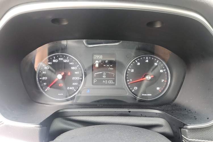 Used Roewe RX5 2018 20T Two-Wheel Drive Automatic Flagship Edition Instrument Cluster