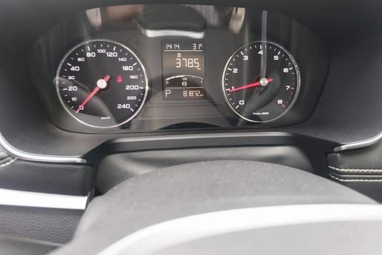 Used Roewe RX5 2018 20T Two-Wheel Drive Automatic Internet Smart Edition Instrument Cluster