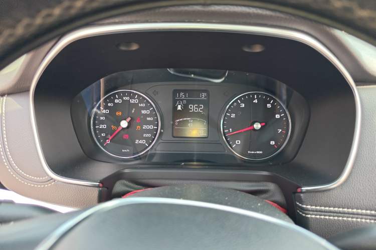 Used Roewe RX5 2018 20T Two-Wheel Drive Manual Internet Elite Edition Instrument Cluster