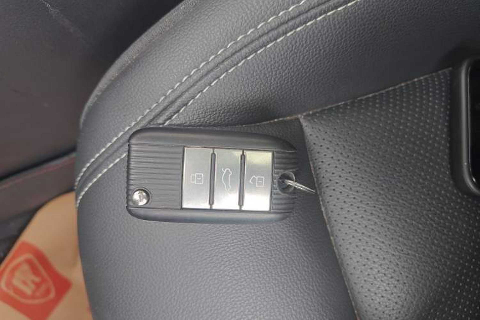 Used Roewe RX5 2018 20T Two-Wheel Drive Automatic Flagship Edition Interior 1