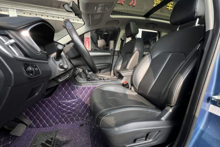 Used Roewe RX5 2018 20T Two-Wheel Drive Automatic Flagship Edition Interior 2