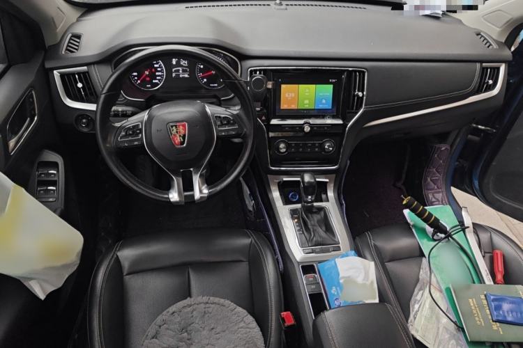 Used Roewe RX5 2018 20T Two-Wheel Drive Automatic Flagship Edition Interior 2