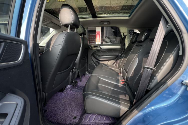 Used Roewe RX5 2018 20T Two-Wheel Drive Automatic Flagship Edition Interior 3
