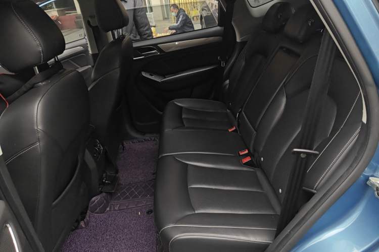 Used Roewe RX5 2018 20T Two-Wheel Drive Automatic Flagship Edition Interior 4