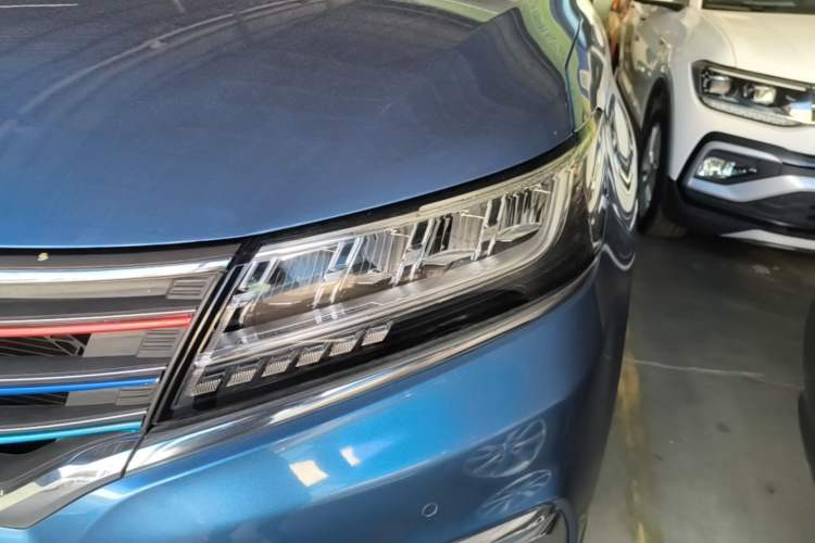 Used Roewe RX5 2018 20T Two-Wheel Drive Automatic Internet Smart Luxury Edition Left Front Headlight