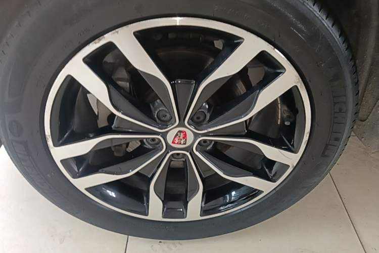 Used Roewe RX5 2018 20T Two-Wheel Drive Automatic Internet Smart Luxury Edition Left Front Wheel Hub