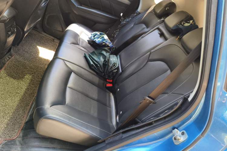 Used Roewe RX5 2018 20T Two-Wheel Drive Manual Internet Smart Edition Left Rear Seat
