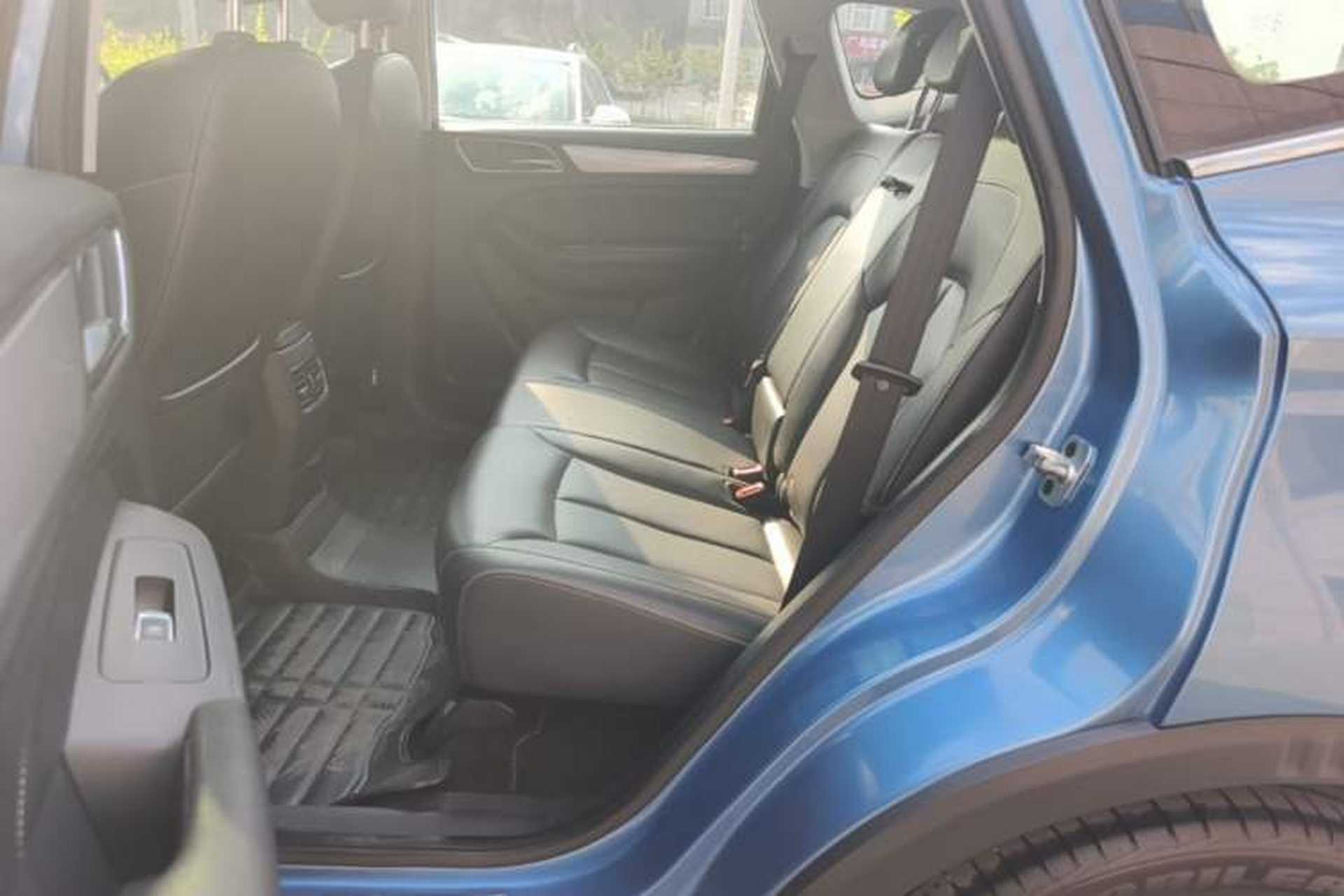 Used Roewe RX5 2018 20T Two-Wheel Drive Manual Internet Smart Edition Left Rear Seat