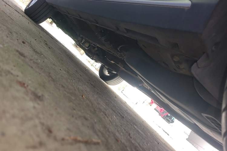 Used Roewe RX5 2018 20T Two-Wheel Drive Automatic Flagship Edition Left Side Sill