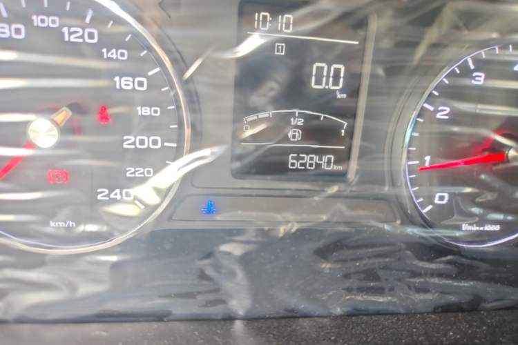 Used Roewe RX5 2018 20T Two-Wheel Drive Manual Flagship Edition Odometer Close Up