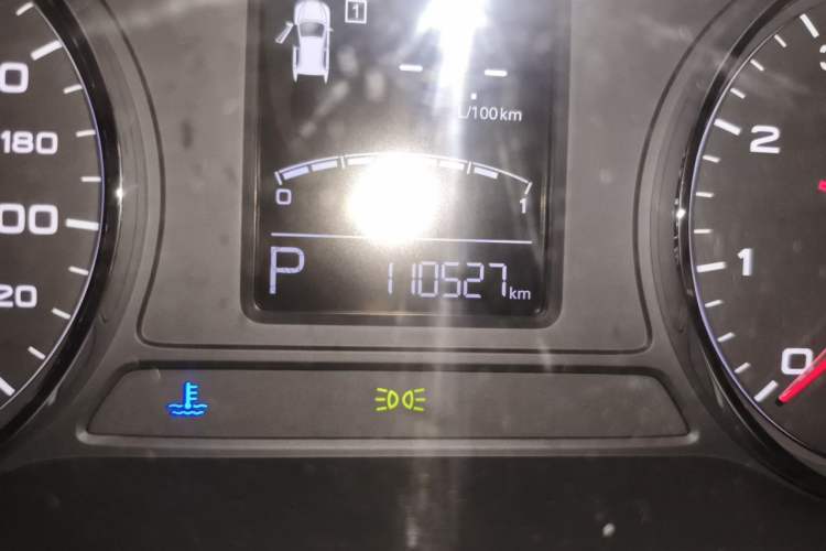 Used Roewe RX5 2018 20T Two-Wheel Drive Automatic Internet Smart Edition Odometer Close Up
