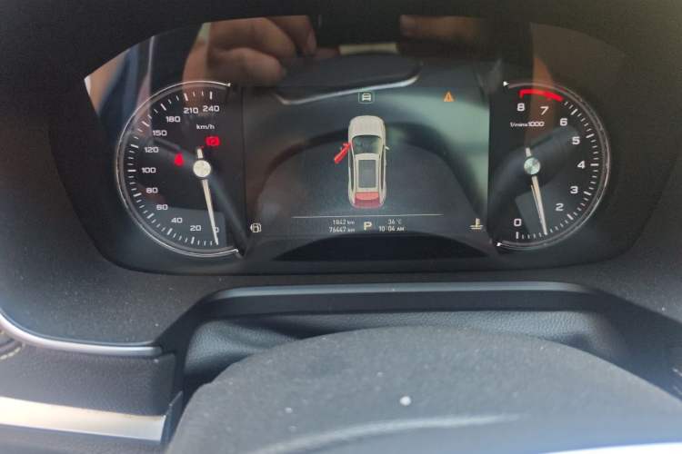 Used Roewe RX5 2018 20T Two-Wheel Drive Automatic Internet Smart Luxury Edition Odometer Close Up