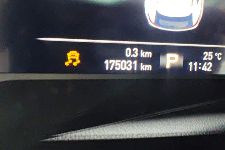 Used Roewe RX5 2018 20T Two-Wheel Drive Automatic Internet Smart Luxury Edition Odometer Close Up