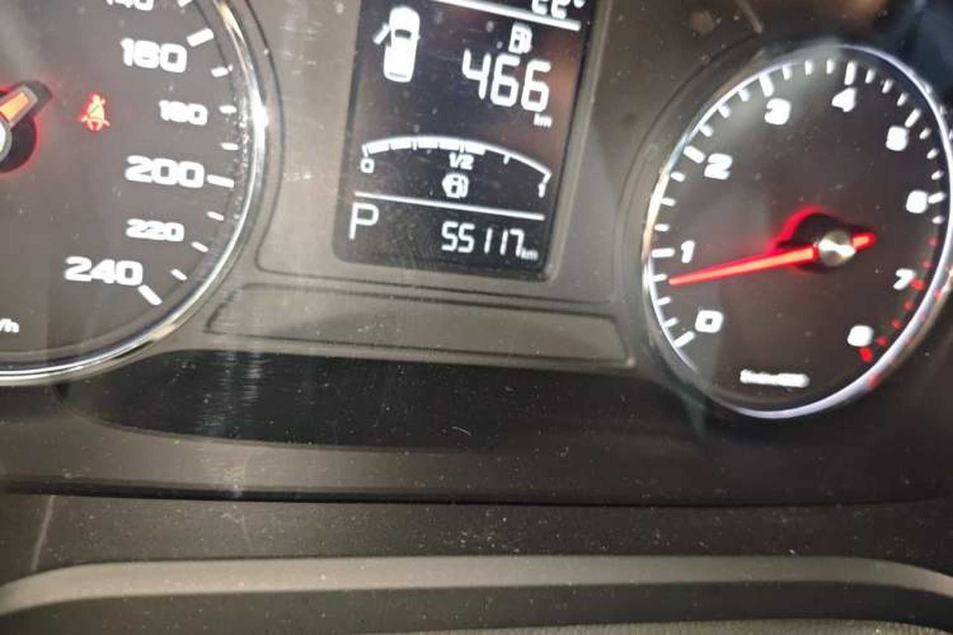 Used Roewe RX5 2018 20T Two-Wheel Drive Automatic Internet Smart Edition Odometer Close Up