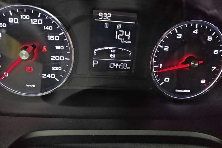 Used Roewe RX5 2018 20T Two-Wheel Drive Automatic Flagship Edition Odometer Close Up
