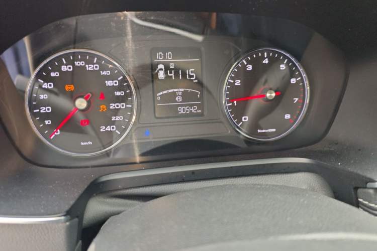 Used Roewe RX5 2018 20T Two-Wheel Drive Manual Flagship Edition Odometer Close Up