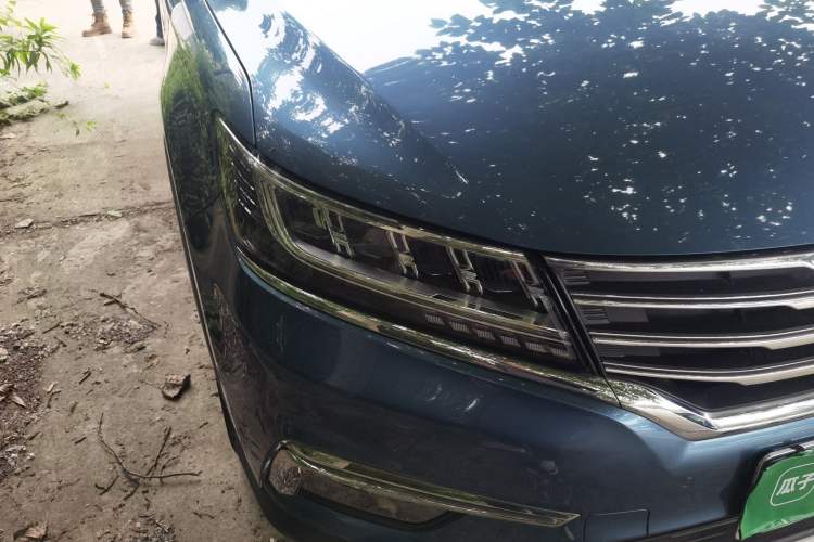 Used Roewe RX5 2018 20T Two-Wheel Drive Automatic Internet Smart Luxury Edition Right Front Headlight