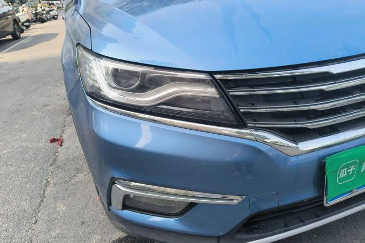 Used Roewe RX5 2018 20T Two-Wheel Drive Automatic Flagship Edition Right Front Headlight