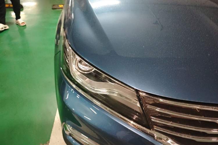 Used Roewe RX5 2018 20T Two-Wheel Drive Automatic Internet Smart Edition Right Front Headlight