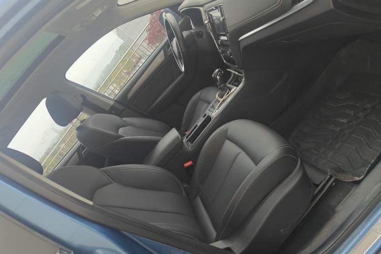 Used Roewe RX5 2018 20T Two-Wheel Drive Automatic Flagship Edition Right Front Seat