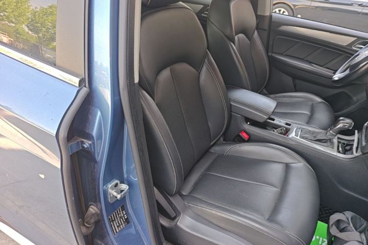Used Roewe RX5 2018 20T Two-Wheel Drive Automatic Internet Smart Edition Right Front Seat