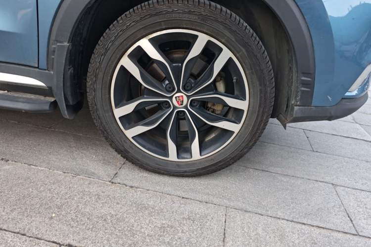 Used Roewe RX5 2018 20T Two-Wheel Drive Automatic Internet Smart Edition Right Front Wheel Hub