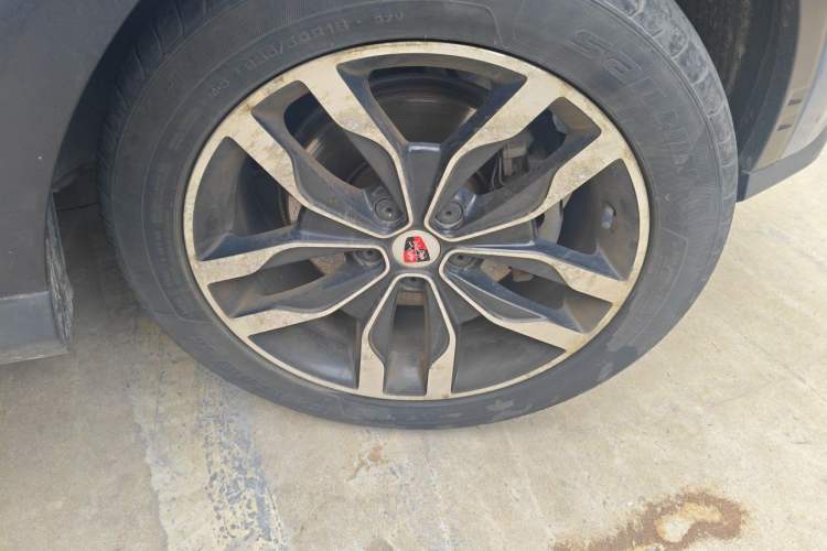 Used Roewe RX5 2018 20T Two-Wheel Drive Automatic Internet Smart Edition Right Front Wheel Hub