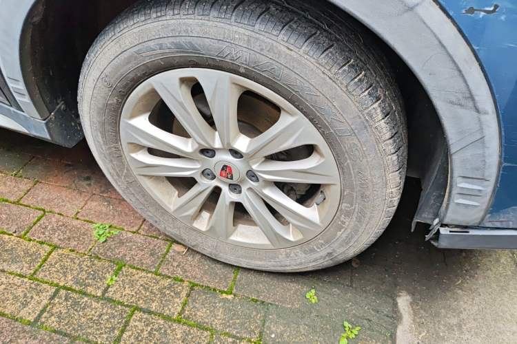 Used Roewe RX5 2018 20T Two-Wheel Drive Automatic Internet Smart Edition Right Front Wheel Hub