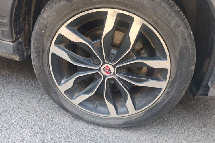 Used Roewe RX5 2018 20T Two-Wheel Drive Automatic Internet Smart Luxury Edition Right Front Wheel Hub