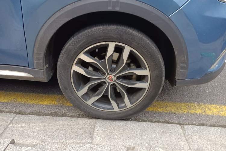 Used Roewe RX5 2018 20T Two-Wheel Drive Manual Internet Smart Edition Right Front Wheel Hub