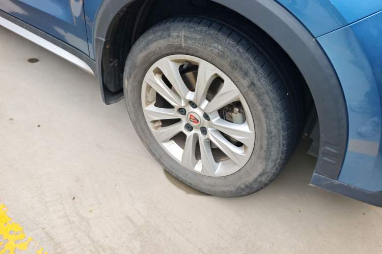 Used Roewe RX5 2018 20T Two-Wheel Drive Manual Flagship Edition Right Front Wheel Hub