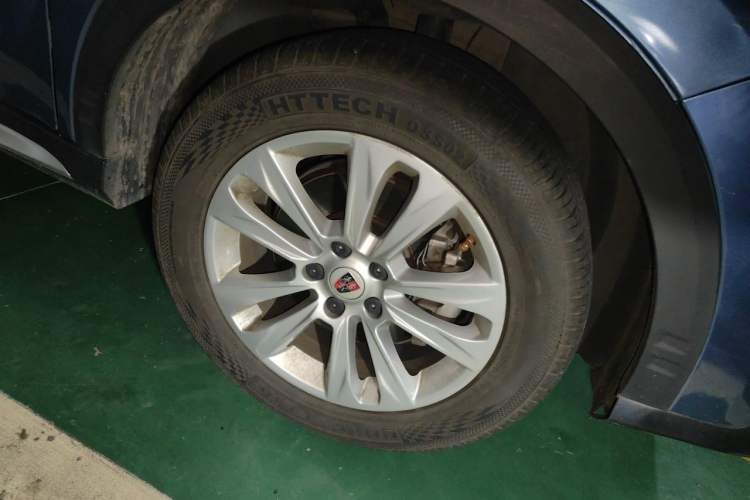 Used Roewe RX5 2018 20T Two-Wheel Drive Automatic Internet Smart Edition Right Front Wheel Hub