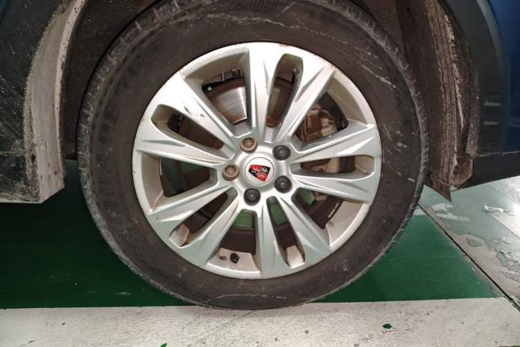Used Roewe RX5 2018 20T Two-Wheel Drive Automatic Internet Smart Edition Right Front Wheel Hub