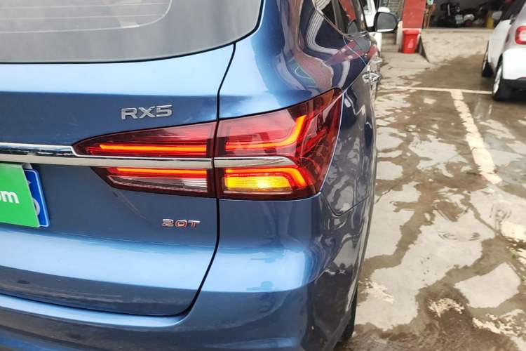 Used Roewe RX5 2018 20T Two-Wheel Drive Automatic Flagship Edition Right Rear Taillight