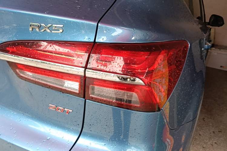 Used Roewe RX5 2018 20T Two-Wheel Drive Automatic Internet Smart Luxury Edition Right Rear Taillight