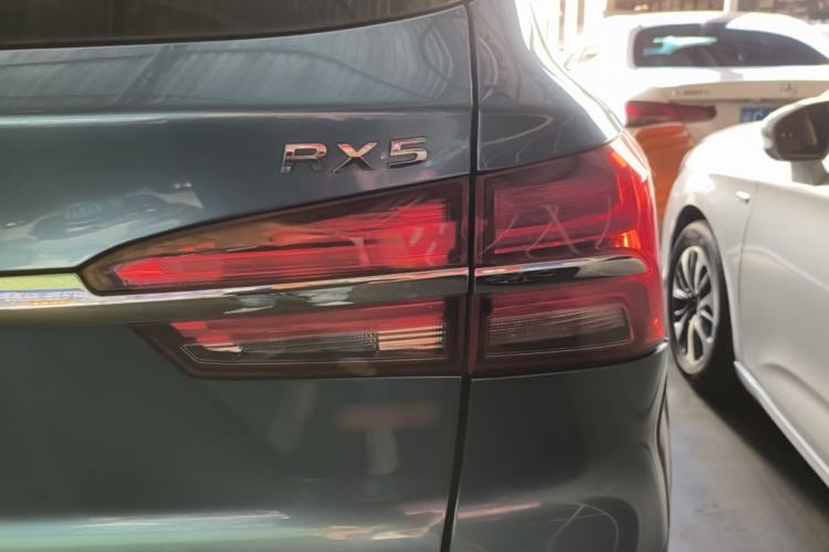Used Roewe RX5 2018 20T Two-Wheel Drive Automatic Internet Smart Luxury Edition Right Rear Taillight