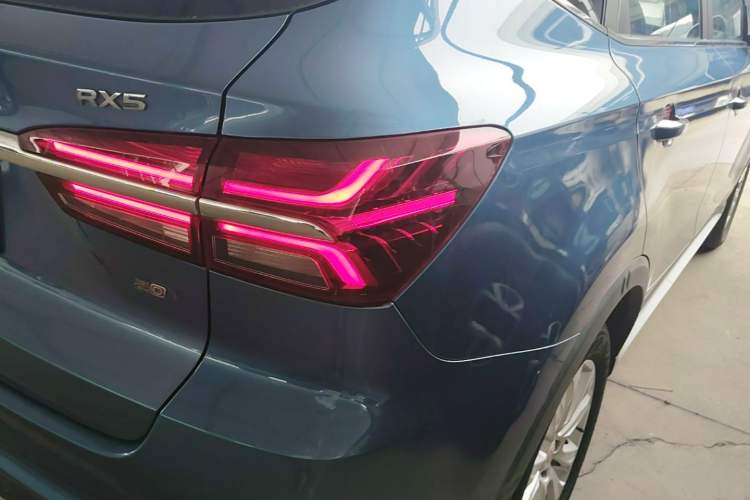 Used Roewe RX5 2018 20T Two-Wheel Drive Automatic Internet Smart Edition Right Rear Taillight