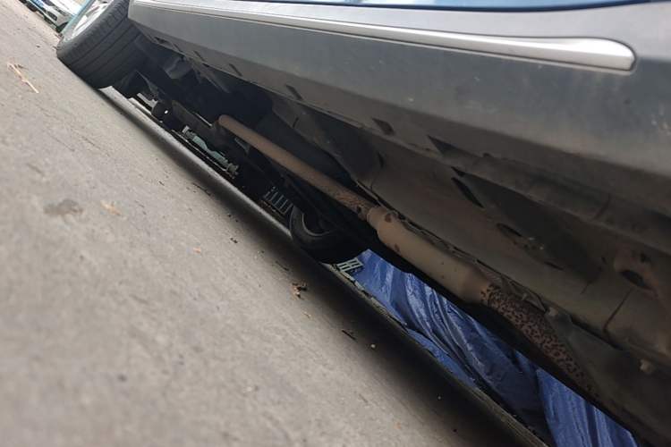 Used Roewe RX5 2018 20T Two-Wheel Drive Automatic Flagship Edition Right Side Sill