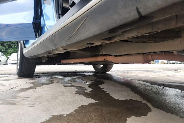Used Roewe RX5 2018 20T Two-Wheel Drive Automatic Flagship Edition Right Side Sill