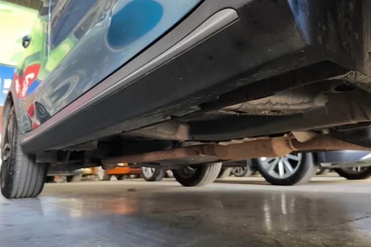 Used Roewe RX5 2018 20T Two-Wheel Drive Automatic Internet Smart Luxury Edition Right Side Sill