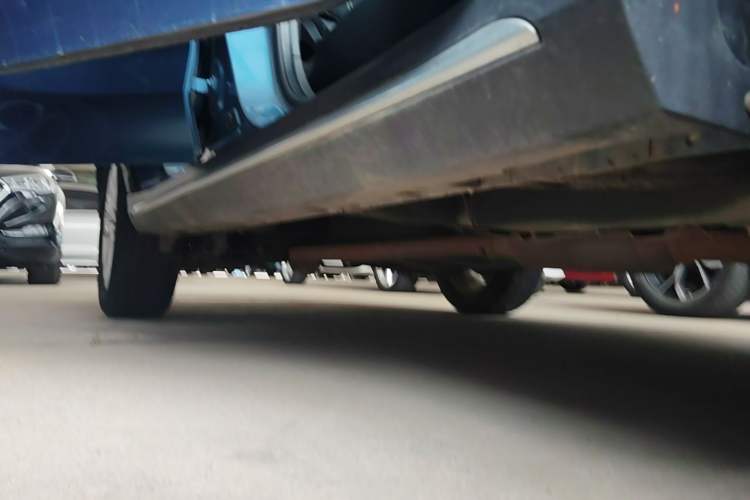 Used Roewe RX5 2018 20T Two-Wheel Drive Automatic Internet Smart Edition Right Side Sill